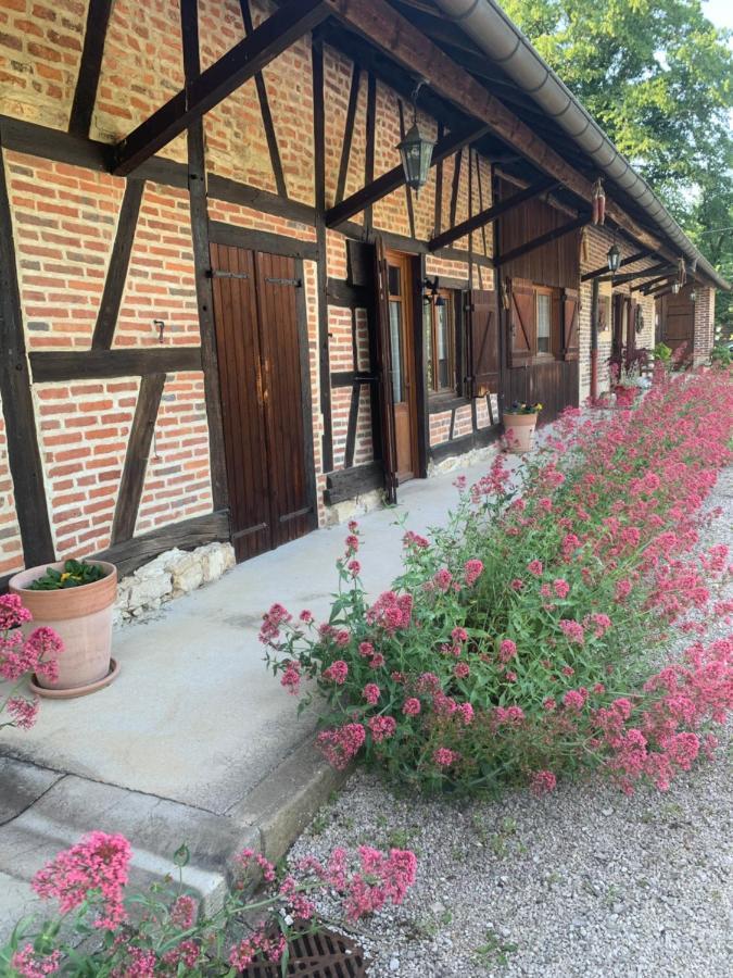 La Ferme D'Aristide Bed & Breakfast Saillenard ภายนอก รูปภาพ