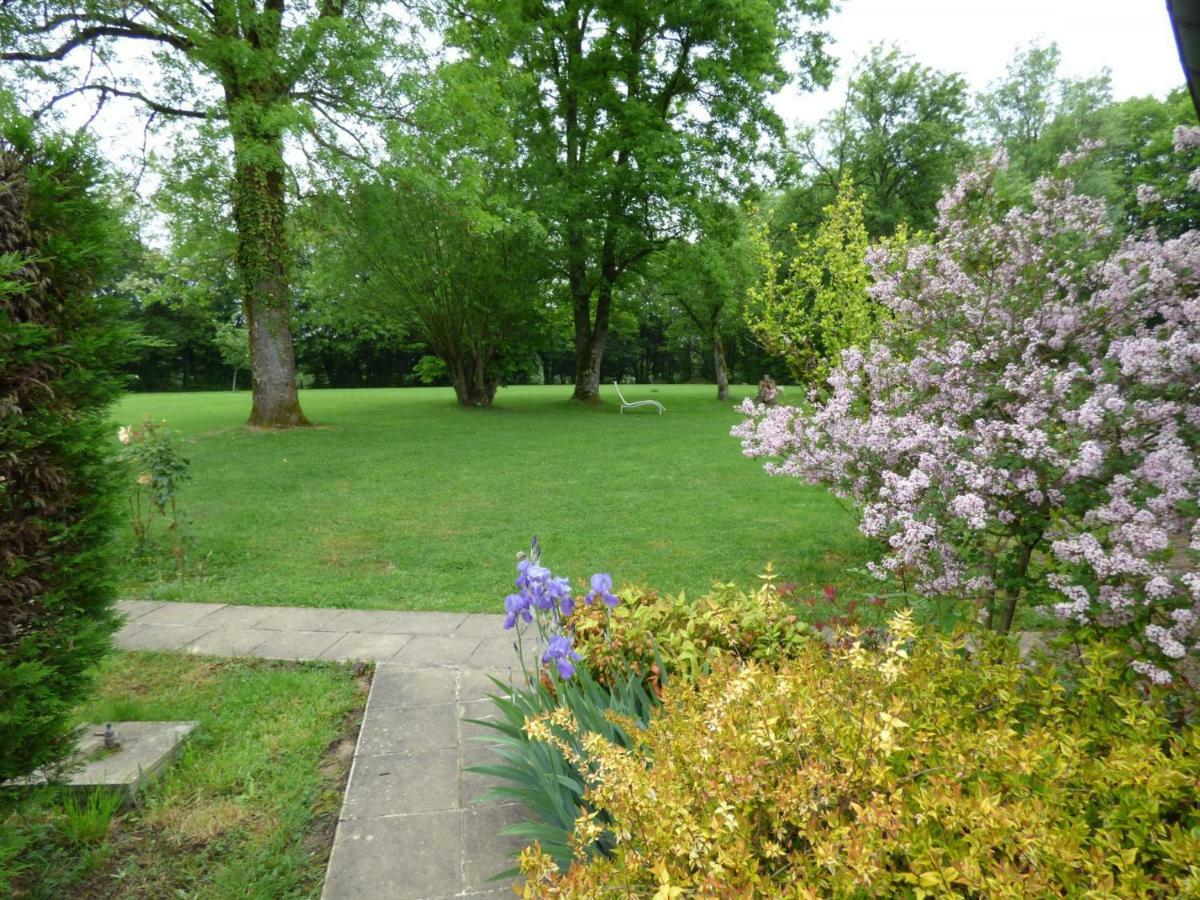 La Ferme D'Aristide Bed & Breakfast Saillenard ภายนอก รูปภาพ